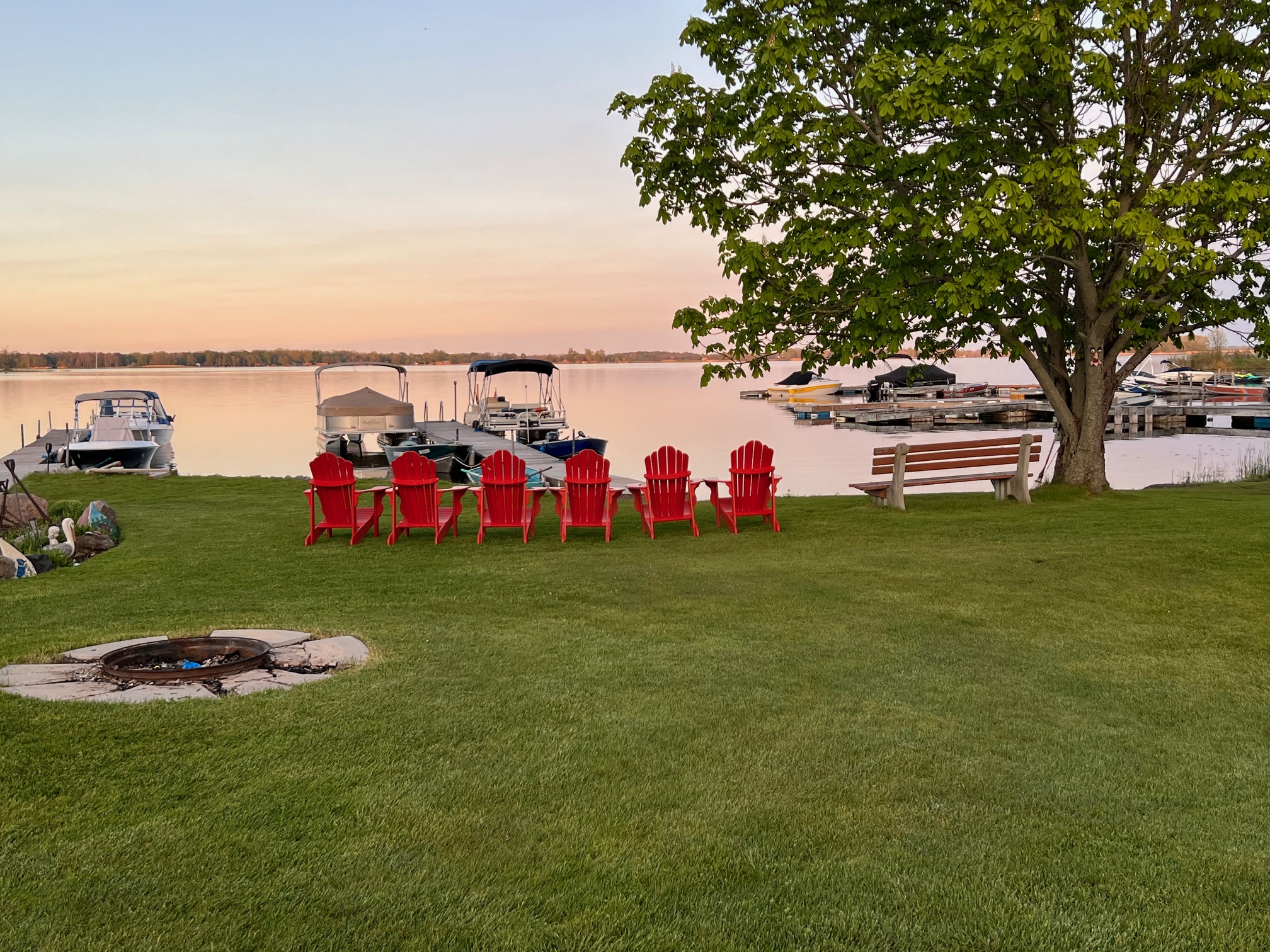 Cedar-cove-campground-water edge-sitting-area