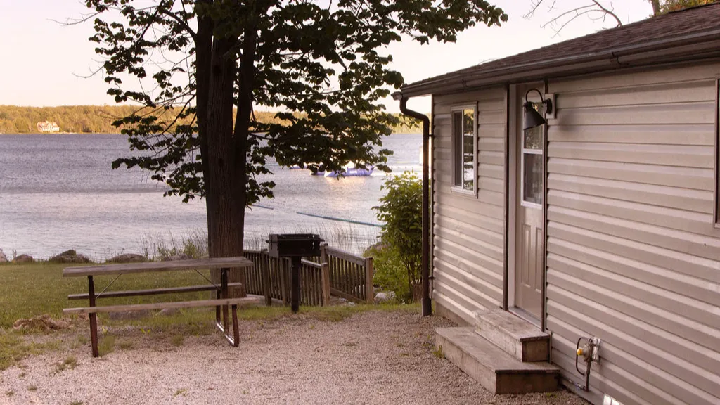 Summer-House-Park-waterfront-cottage